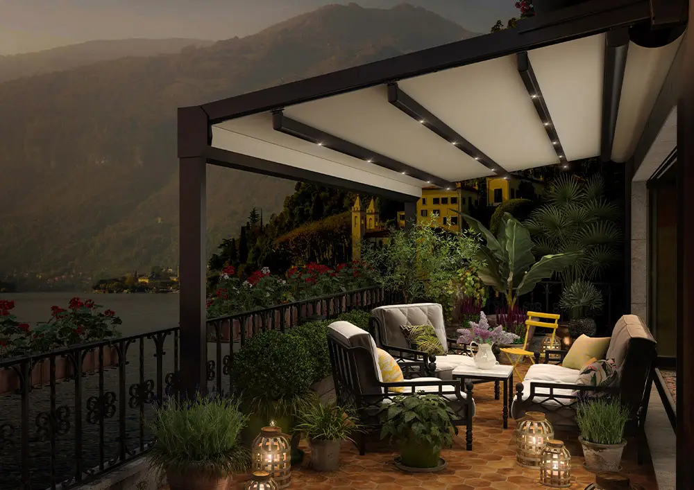 Pergola addossata su terrazzo vista lago